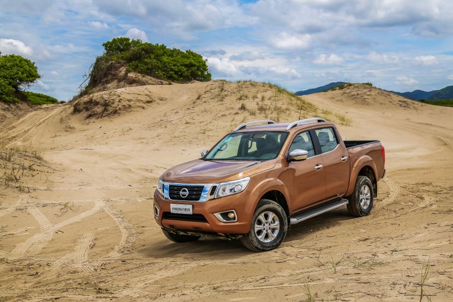  Nissan Frontier Double Cab 2016 года  (BR) (фото 16 из 40)